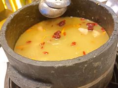 石锅鸡-峰瑞藏地美食·石锅鸡·牦牛肉(大昭寺品牌店)
