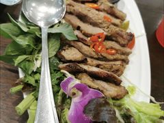 -Chom Cafe and Restaurant