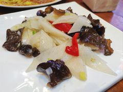 木耳爆山药-石头门坎