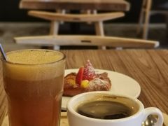 -Common Table · Brunch & Coffee