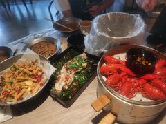 -巴厘龙虾·榜首油焖大虾(音乐学院·沿江酒馆店)