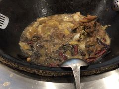 -粘豆包柴火铁锅炖