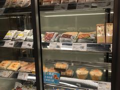 面包甜点陈列柜-一鸣真鲜奶吧(中央花园店)