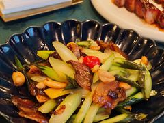 腊肉炒芥兰-誉八仙粤菜(万象天地店)