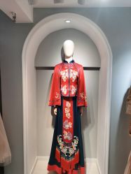 -衣贝姿婚纱礼服馆