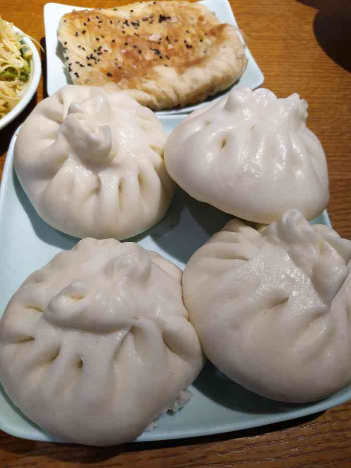 北京阿泰包子快餐-"包子个头很大,芸豆肉沫包子味道不错,这个.