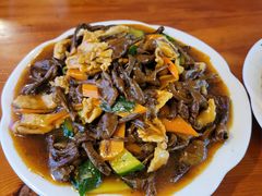 肉炒野山蘑-俺家菜馆(百里峡店)