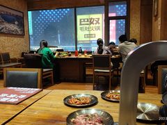 -金刚山黑牛炭火自助烤肉(西大望路店)
