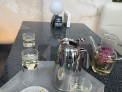 -上海古井假日酒店 · 井廊吧