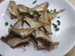 油炸齐鱼-红灯笼龙凤饭店(宁波老字号店)