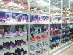 -东荟城名店仓