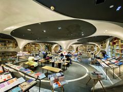 -钟书阁(珍园店)