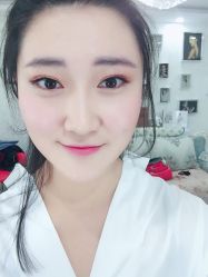 -红馆妆造(中央大街店)