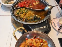 -阿瓦山寨·湘菜现炒·剁椒鱼头王(咸阳总店)