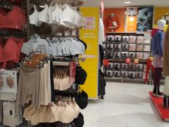 -优衣库(上海正大广场店)