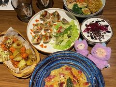-POKEE VIA&Brunch·维娅(重庆来福士店)