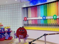-m豆巧克力世界(上海世茂广场店)