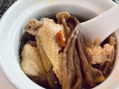 鹿茸菌炖老鸡汤-阳澄湖费尔蒙酒店颐丰阁中餐厅(马鞍山西路店)