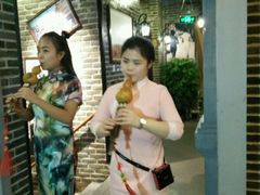 -东口码头·烧鸽子·鱼头泡饼·地方菜(金鹰悦城店)