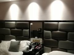 -苏州金鸡湖中茵皇冠假日酒店