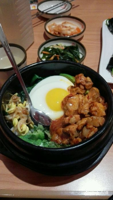 幸福的紫菜包饭(武汉摩尔城店)鸡肉石锅拌饭图片