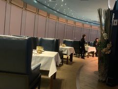 -云顶旋转自助景观餐厅