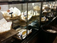 面包甜点陈列柜-欧式面包坊(青岛万象城店)