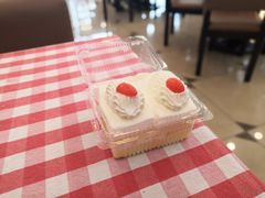 -红宝石·鲜奶小方·海派西点房(南丹店)