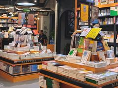 -西西弗书店&矢量咖啡(凯德晶萃广场店)