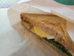 金枪鱼全麦三明治-星巴克(北京首都国际机场7店)