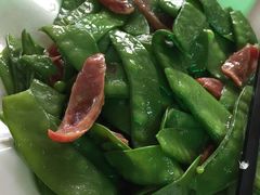 -红栌温泉山庄生态美食餐厅