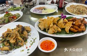 Wonton and Garlic Pork Ribs