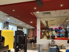 -麦当劳(汉口火车站候车室店)