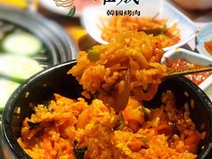 传统石锅拌饭-唯成•韩国炭火烤肉 유성고기