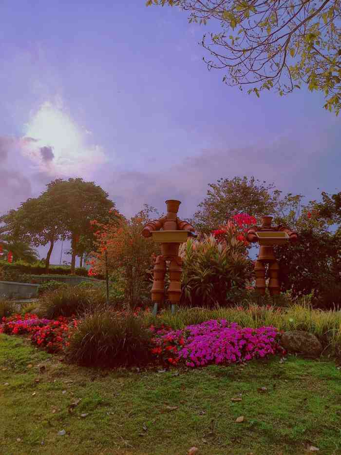 银帆公园-"上坡塘旁边的银帆公园. 居民饭后娱乐好."-大众点评移动版