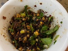 -黄利砖万峰林布依特色酸笋牛肉馆