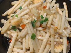 钵子花生苗-陈大锅·岳阳鱼馆·地道岳阳菜(美食街店)