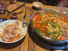 -快活林酸汤鱼鲜品火锅店(甲秀楼店)