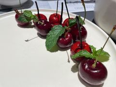 樱桃鹅肝-小大董·烤鸭(观景餐厅·南京西路店)