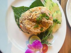 -Chom Cafe and Restaurant