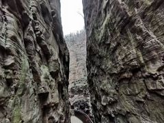 -龙潭大峡谷
