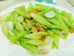 西芹百合桃仁-大鸭梨烤鸭店(金顶街店)