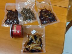 -鑫记婆婆兔·成都特产·兔头手撕兔(太古里店)