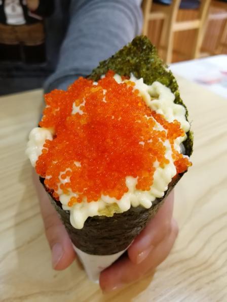 小玩子料理(杨家坪店)-"【招牌小丸子手卷】蟹籽,配烤海苔外衣,里.