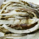 夏季快手菜—葱油茄子 食材清单： 茄子2个 葱一根