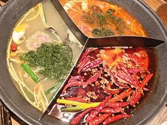-巴卤社老火锅(财富店)
