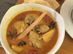 -Chom Cafe and Restaurant