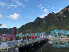 -百里峡七彩艺术小镇