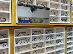 -沫芮眼镜·蔡司官方授权店(人民广场店)