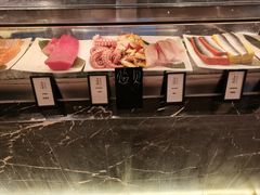 -广州万富希尔顿酒店·感趣自助餐厅·金秋蟹宴生蚝海鲜刺身